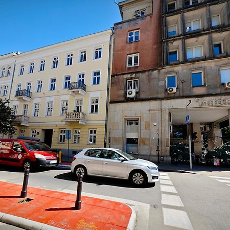 Apartamenty Wilcza - City Center Varşovia Exterior foto